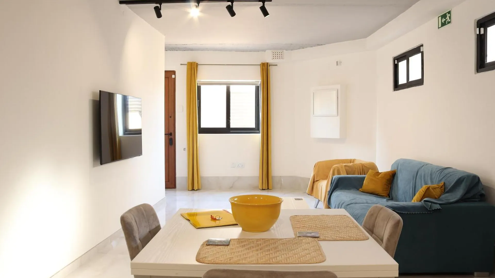 Il-Kantuniera, One Bedroom Ground Floor Maisonette In St Julians سانت جوليان مالطا